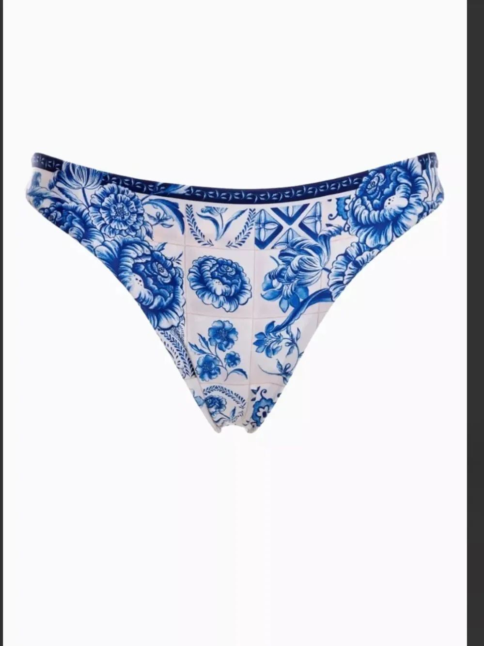 AGUA BENDITA
Ilu Reversible Bikini Briefs